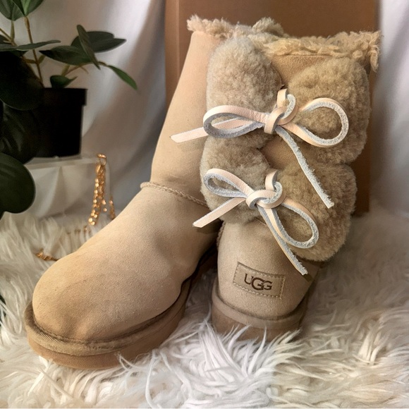 UGG classic double bow boot Dune with Box - Picture 1 of 9